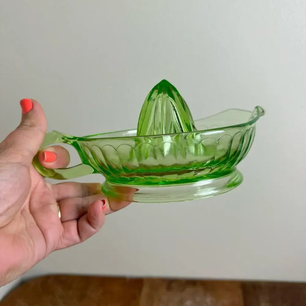 Depression Era Green Vaseline Uranium Fruit‎ Juicer Reamer